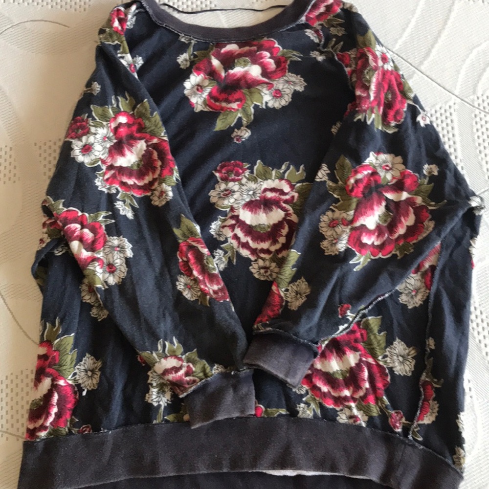Women’s floral raglan sweatshirt